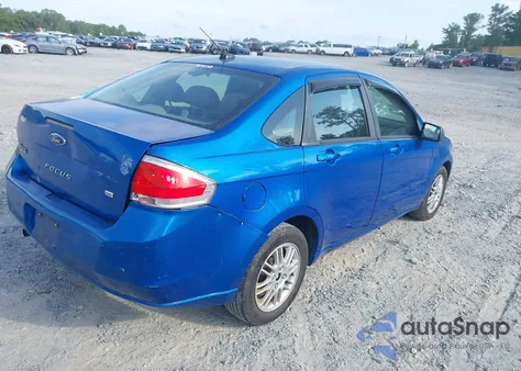 2010 Ford Focus Se z USA, uszkodzony, nr VIN 1FAHP3FNXAW107824